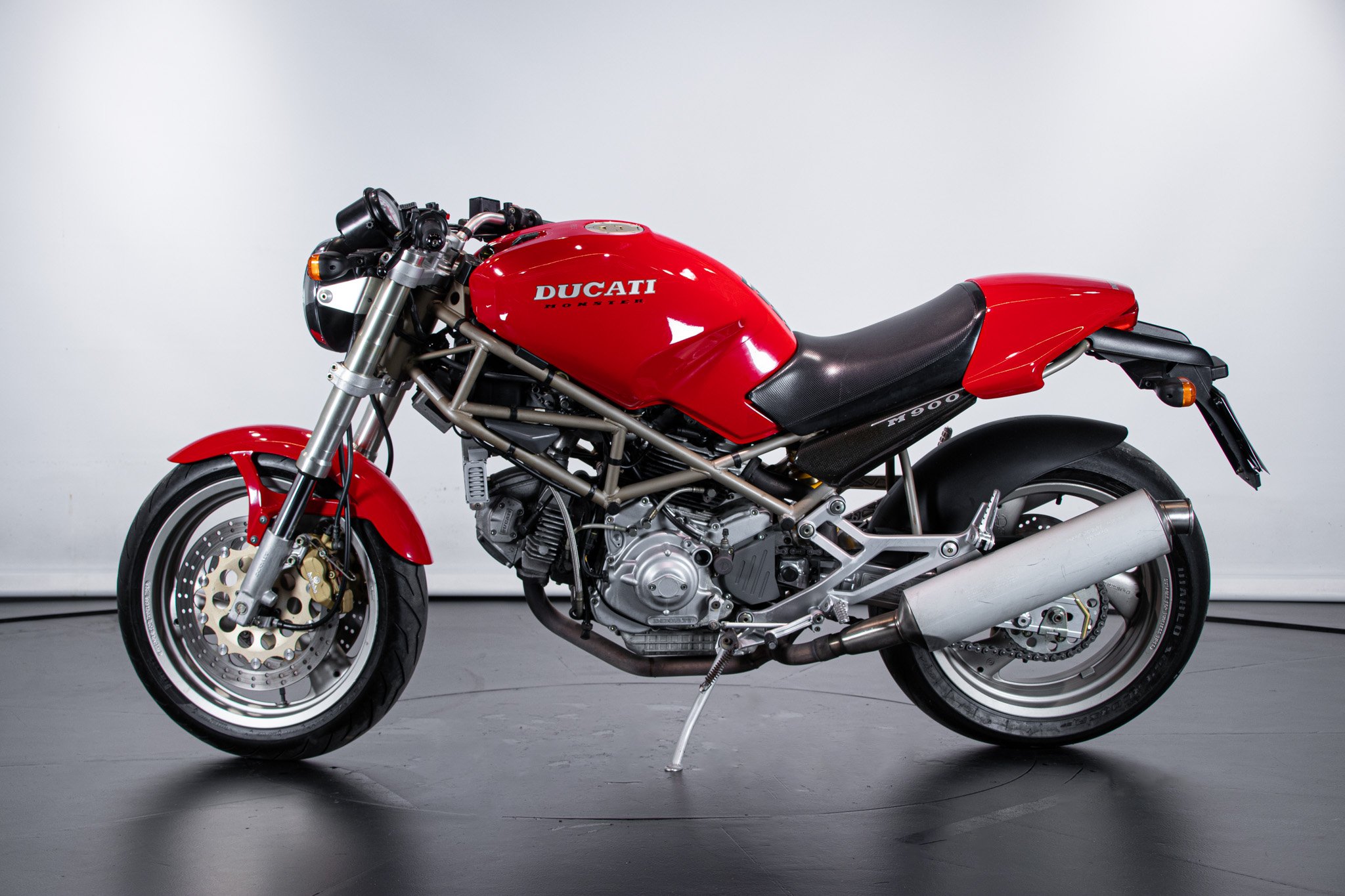 Ducati MONSTER 900 