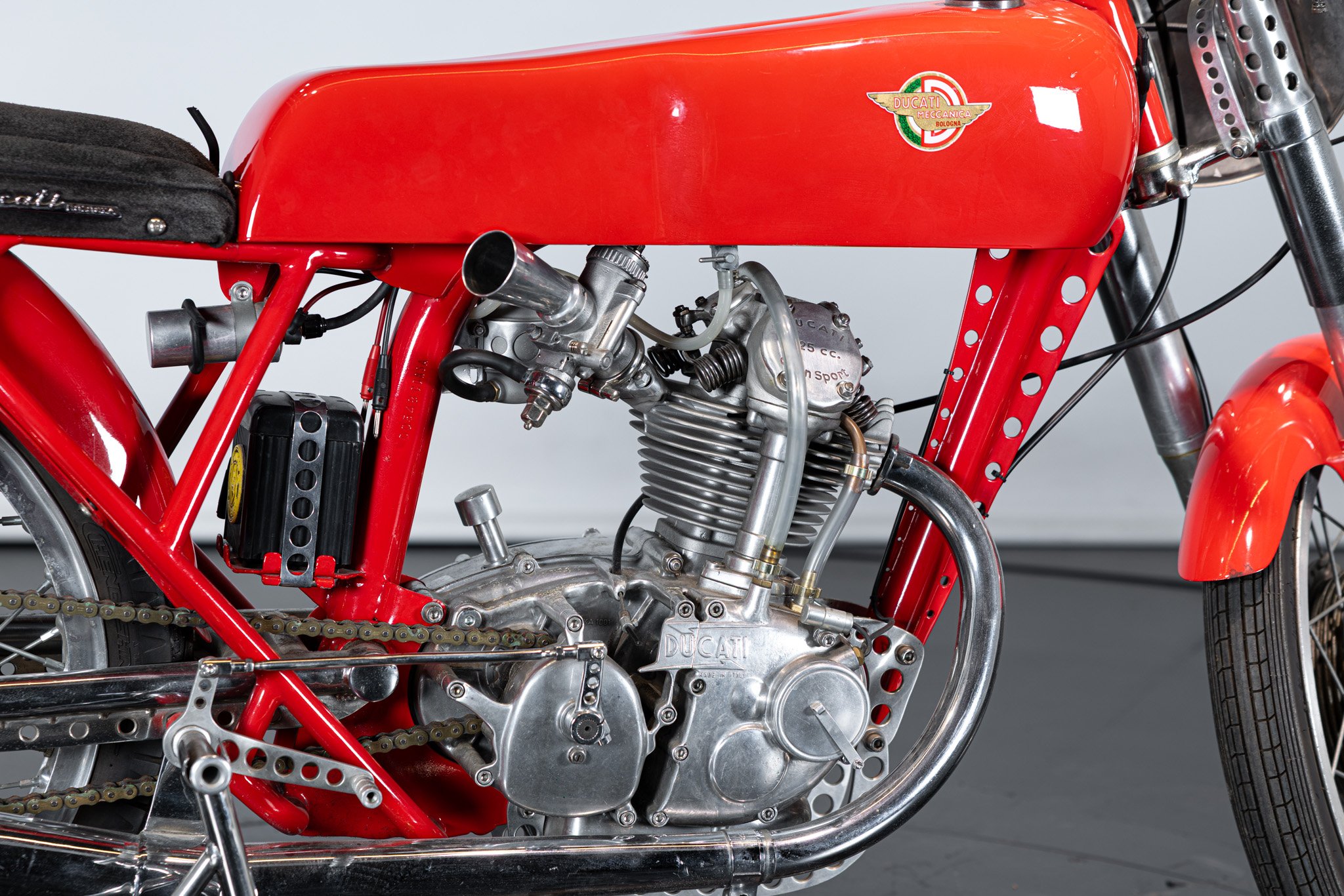 Ducati 125 GRAND SPORT 