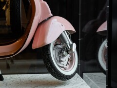 Piaggio VESPA 50 SPECIAL FRAGOLINA DB DESIGN 