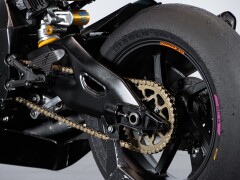 Yamaha R1 