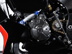 Yamaha R1 